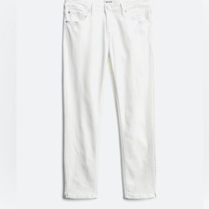 Just Black size 26 - white Capri jeans